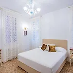 Ca' San Beneto Completely Refurbished In A Fabulously Area *