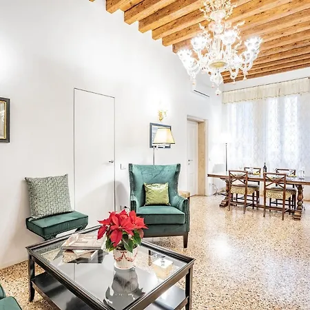 Ca' San Beneto Completely Refurbished In A Fabulously Area