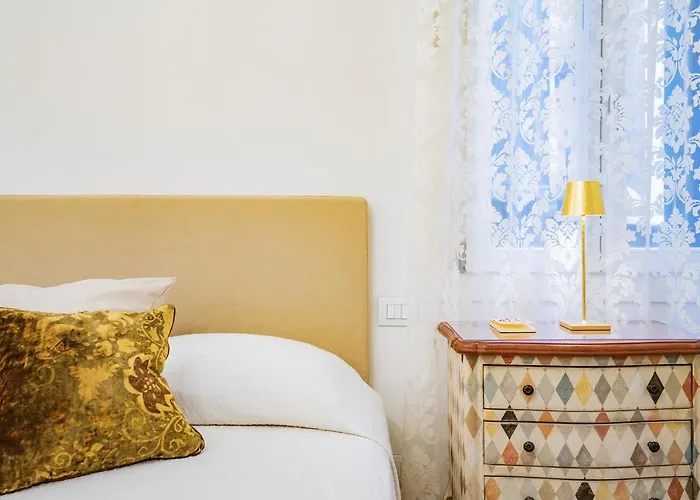Appartement Ca' San Beneto Completely Refurbished In A Fabulously Area Venetië
