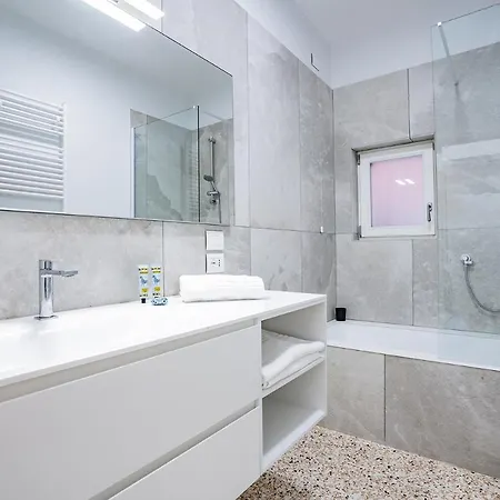 Ca' San Beneto Completely Refurbished In A Fabulously Area ונציה