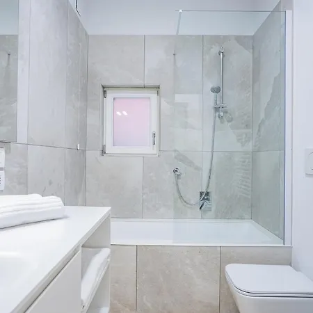 Ca' San Beneto Completely Refurbished In A Fabulously Area * ונציה