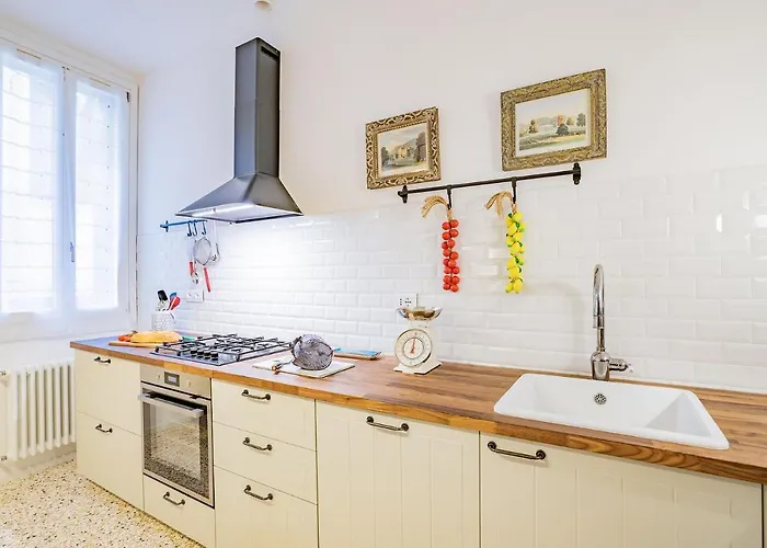 Ca' San Beneto Completely Refurbished In A Fabulously Area *