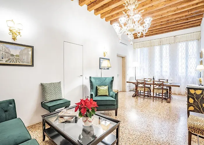 Ca' San Beneto Completely Refurbished In A Fabulously Area
