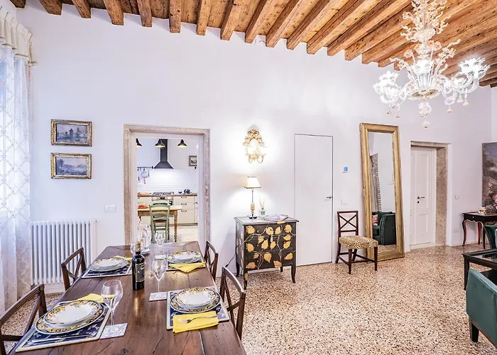 Lägenhet Ca' San Beneto Completely Refurbished In A Fabulously Area Venedig