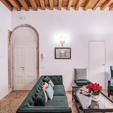 아파트 Ca' San Beneto Completely Refurbished In A Fabulously Area 베니스