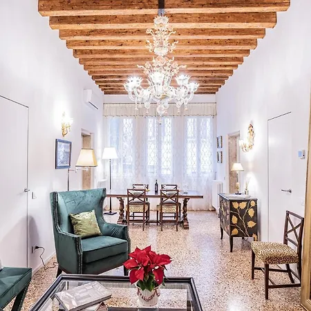 아파트 Ca' San Beneto Completely Refurbished In A Fabulously Area
