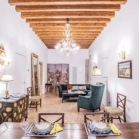 아파트 Ca' San Beneto Completely Refurbished In A Fabulously Area