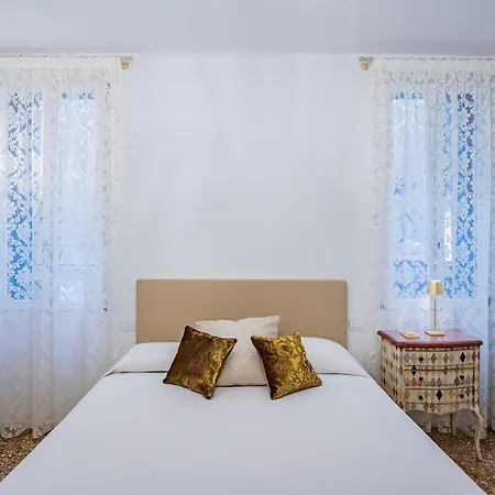 아파트 Ca' San Beneto Completely Refurbished In A Fabulously Area