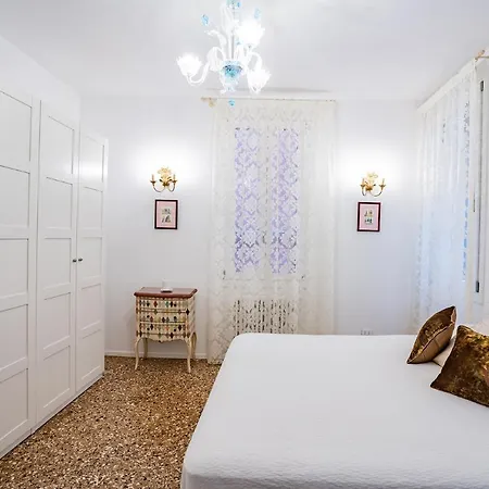 아파트 Ca' San Beneto Completely Refurbished In A Fabulously Area 베니스