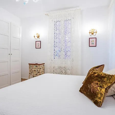 Ca' San Beneto Completely Refurbished In A Fabulously Area 아파트 베니스