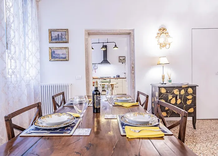 Ca' San Beneto Completely Refurbished In A Fabulously Area *