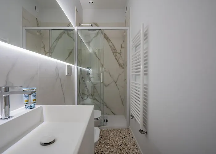 Ca' San Beneto Completely Refurbished In A Fabulously Area