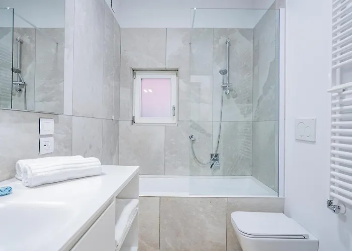 Ca' San Beneto Completely Refurbished In A Fabulously Area * Venecia